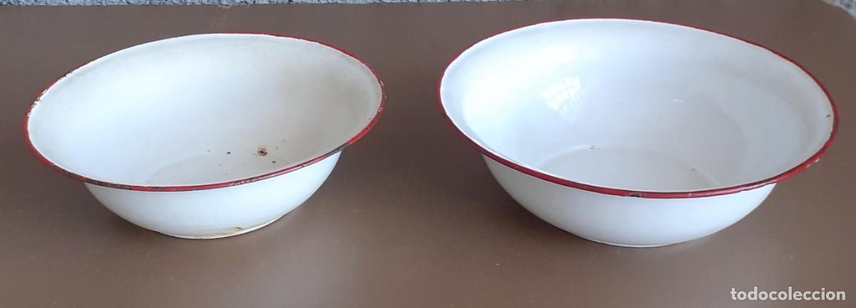 Antig&uuml;edades: 2 palanganas de chapa esmaltadas - Foto 2