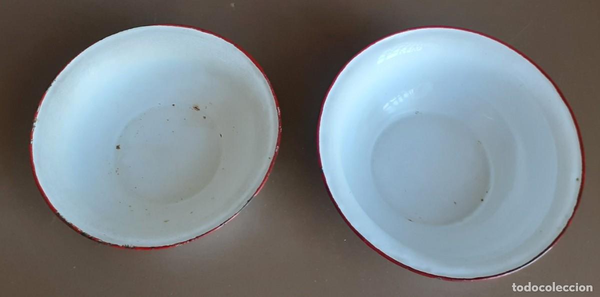 Antig&uuml;edades: 2 palanganas de chapa esmaltadas - Foto 4