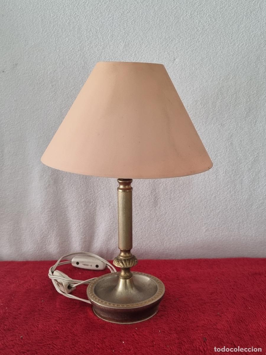Antig&uuml;edades: LAMPARA DE MESA CON PANTALLA - Foto 1