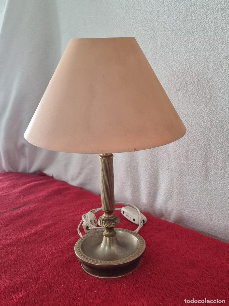 Antig&uuml;edades: LAMPARA DE MESA CON PANTALLA - Foto 2