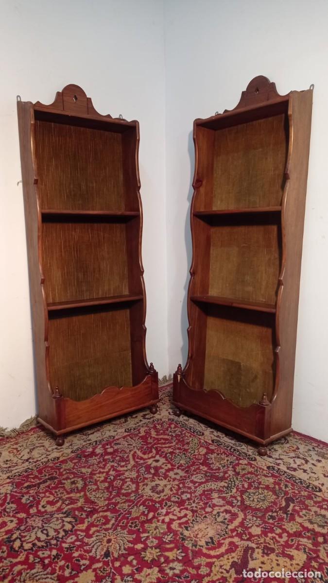 Antig&uuml;edades: Pareja de estanter&iacute;as de colgar. - Foto 1