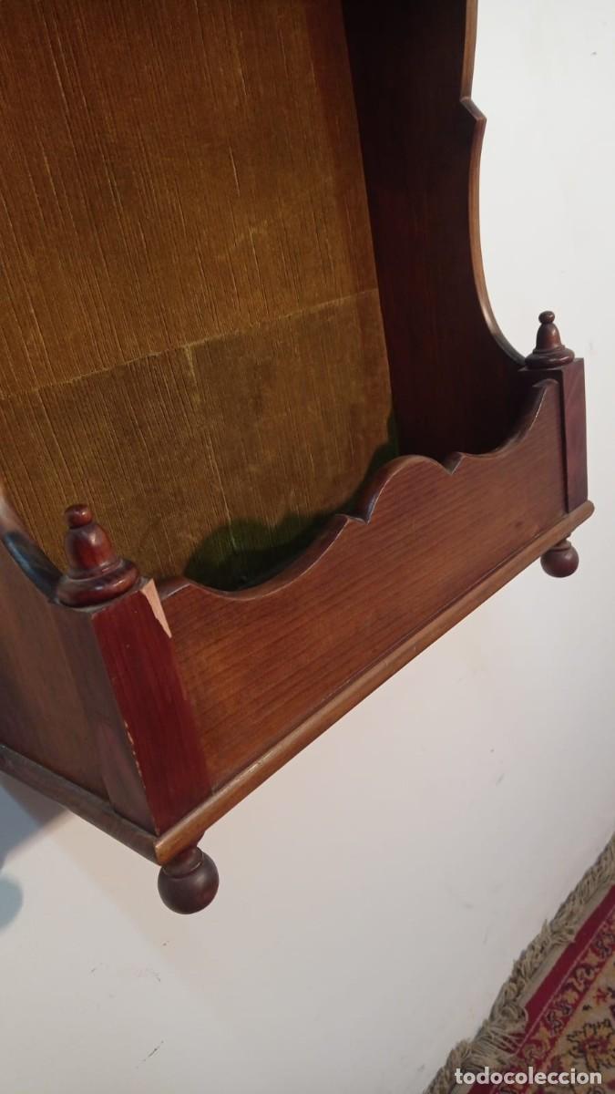 Antig&uuml;edades: Pareja de estanter&iacute;as de colgar. - Foto 12