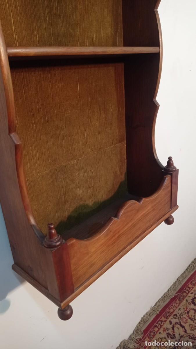 Antig&uuml;edades: Pareja de estanter&iacute;as de colgar. - Foto 13