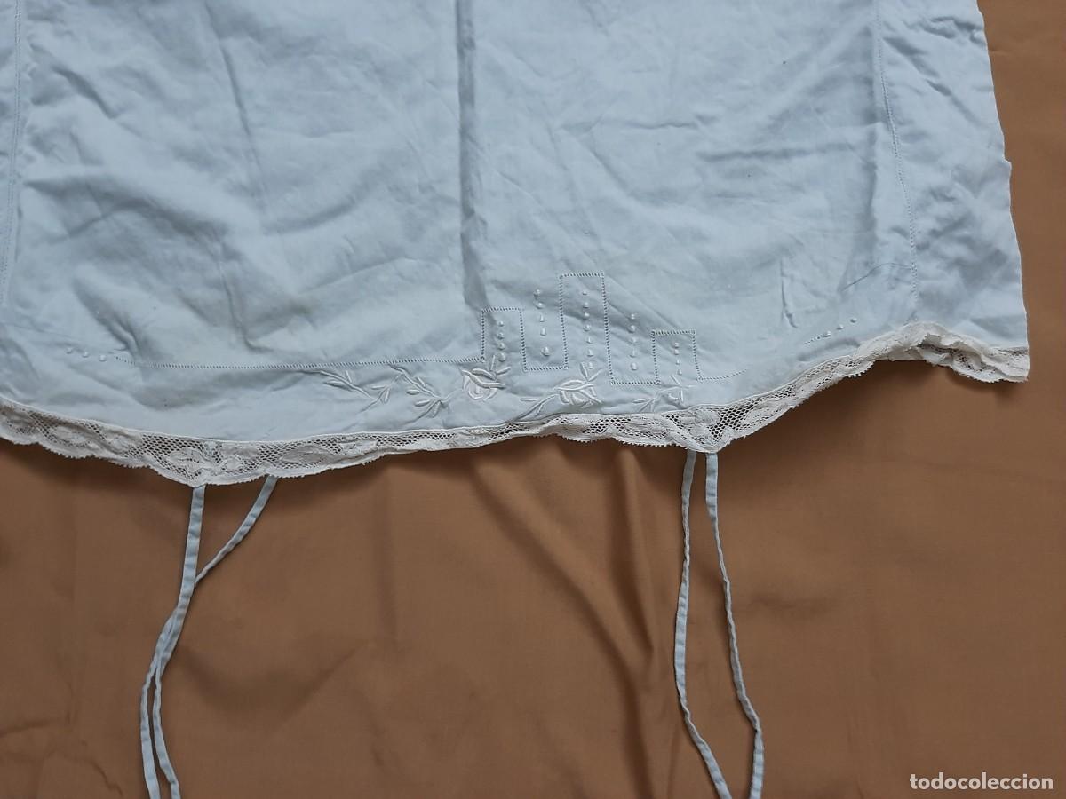Antig&uuml;edades: CAMISA Y POLOLO ANTIGUOS DE ALGODON CON ENCAJE - Foto 3