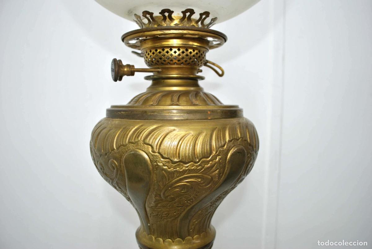 Antig&uuml;edades: L&Aacute;MPARA DE PIE BRONCE Y M&Aacute;RMOL - Foto 2