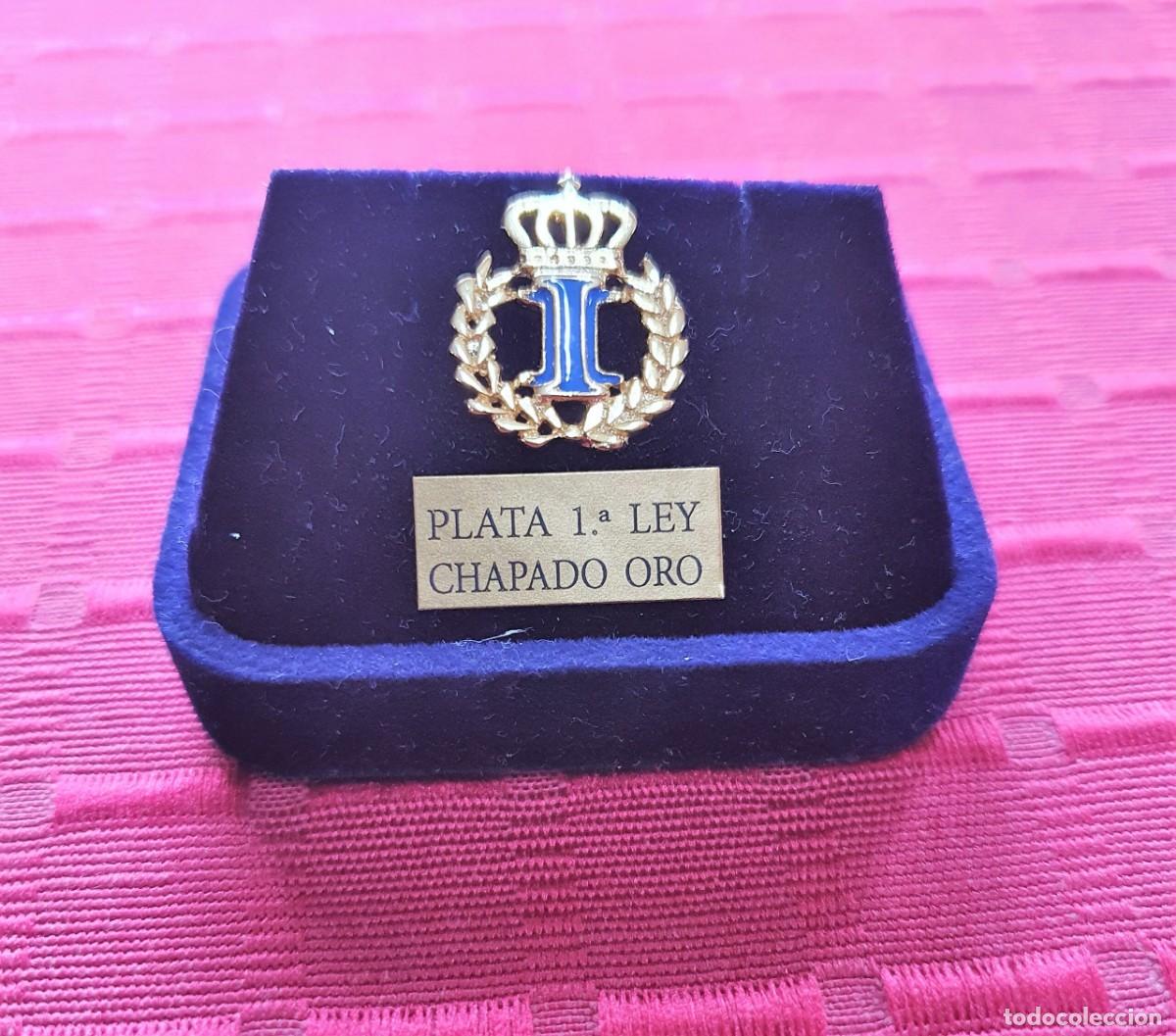Antig&uuml;edades: PIN PLATA DE LEY CON BA&Ntilde;O DE ORO - Foto 1