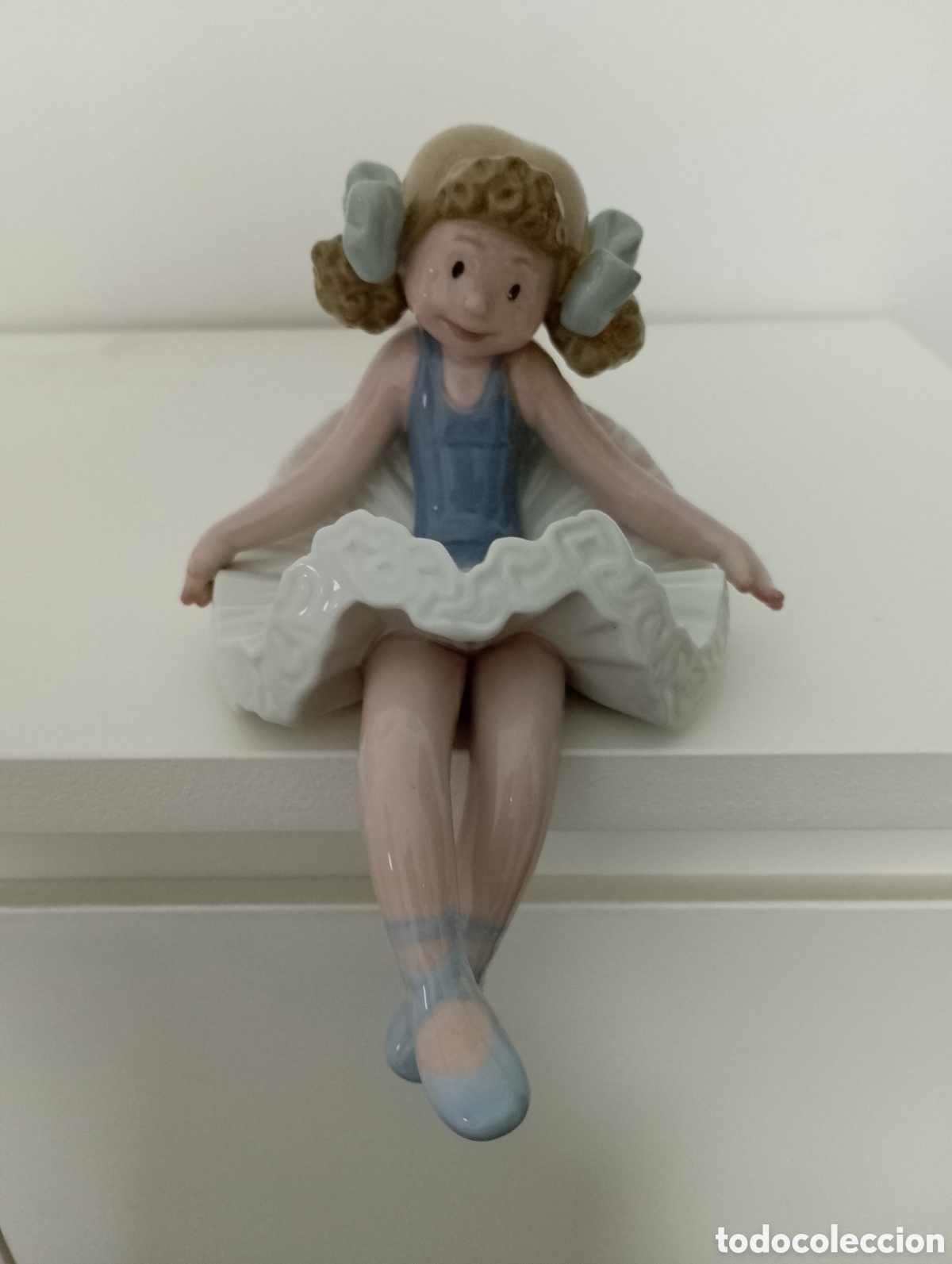 Antig&uuml;edades: Porcelana Lladr&oacute; - Mu&ntilde;eca de trapo sentada. - Foto 1