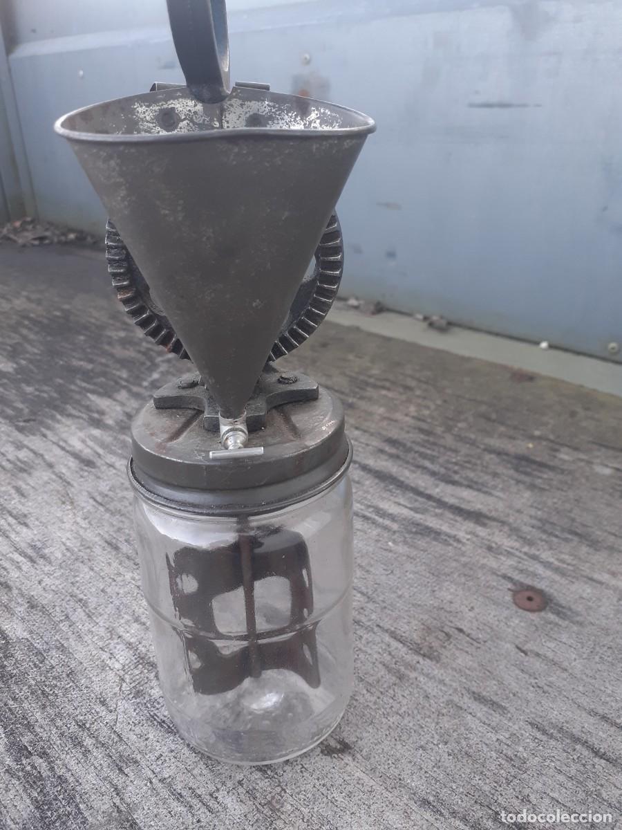 Antig&uuml;edades: Batidora manual para hacer mayonesa - Foto 3