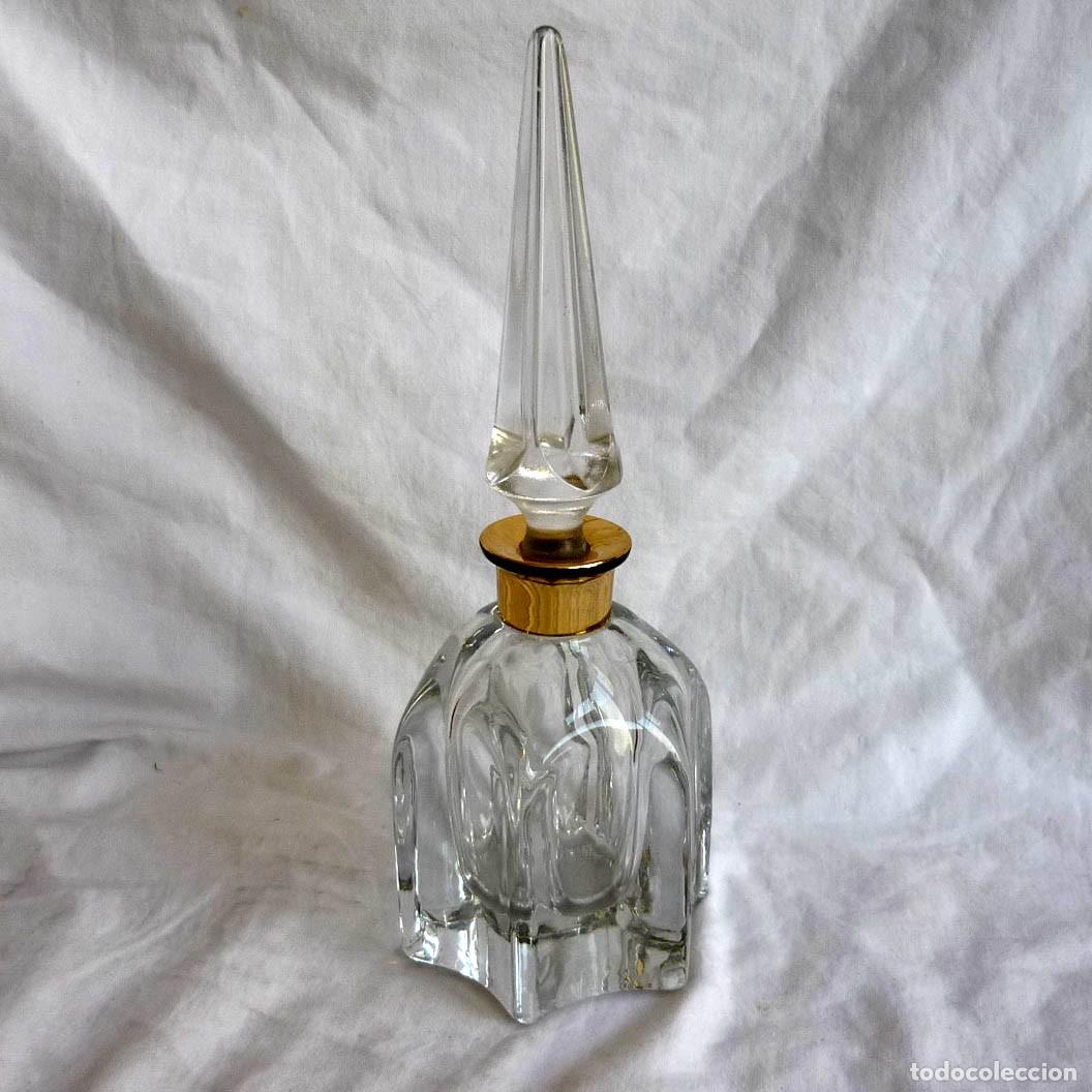 Antig&uuml;edades: Frasco de vidrio de tocador - Foto 1