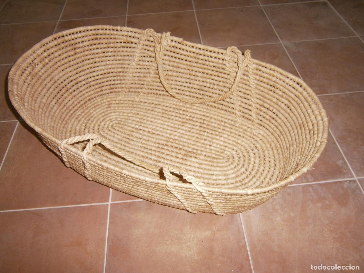 Antig&uuml;edades: ANTIGUA CESTA DE MIMBRE CAPAZO DE BEBE - Foto 2