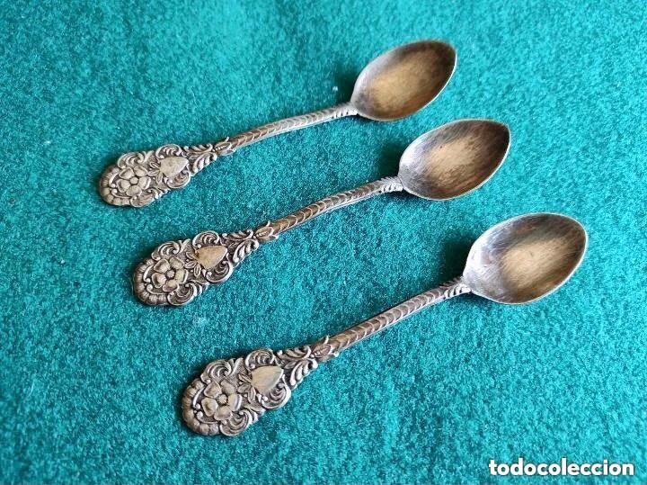 Antig&uuml;edades: CUCHARILLAS CON FLOR EN EL MANGO - ANTIGUAS - Foto 1