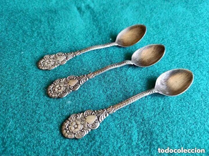 Antig&uuml;edades: CUCHARILLAS CON FLOR EN EL MANGO - ANTIGUAS - Foto 2