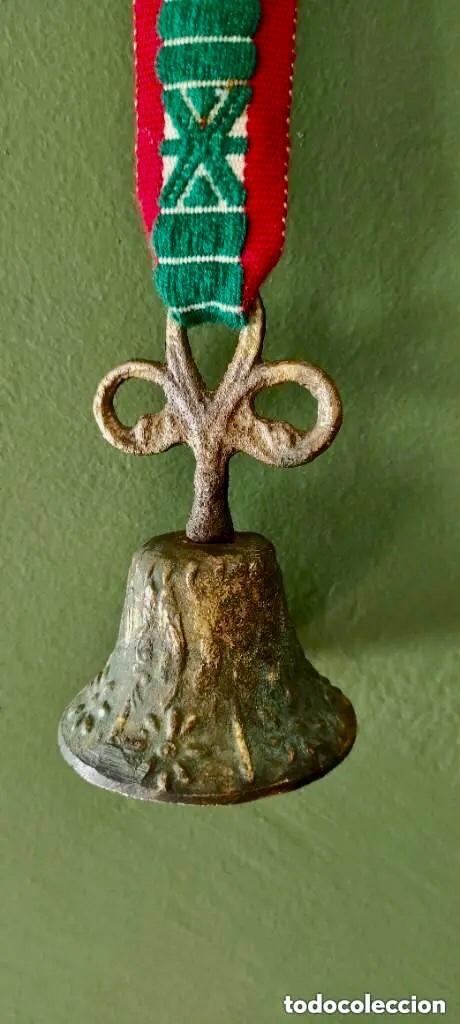 Antig&uuml;edades: CAMPANA DE BRONCE CON RELIEVE ANTIGUA - Foto 3