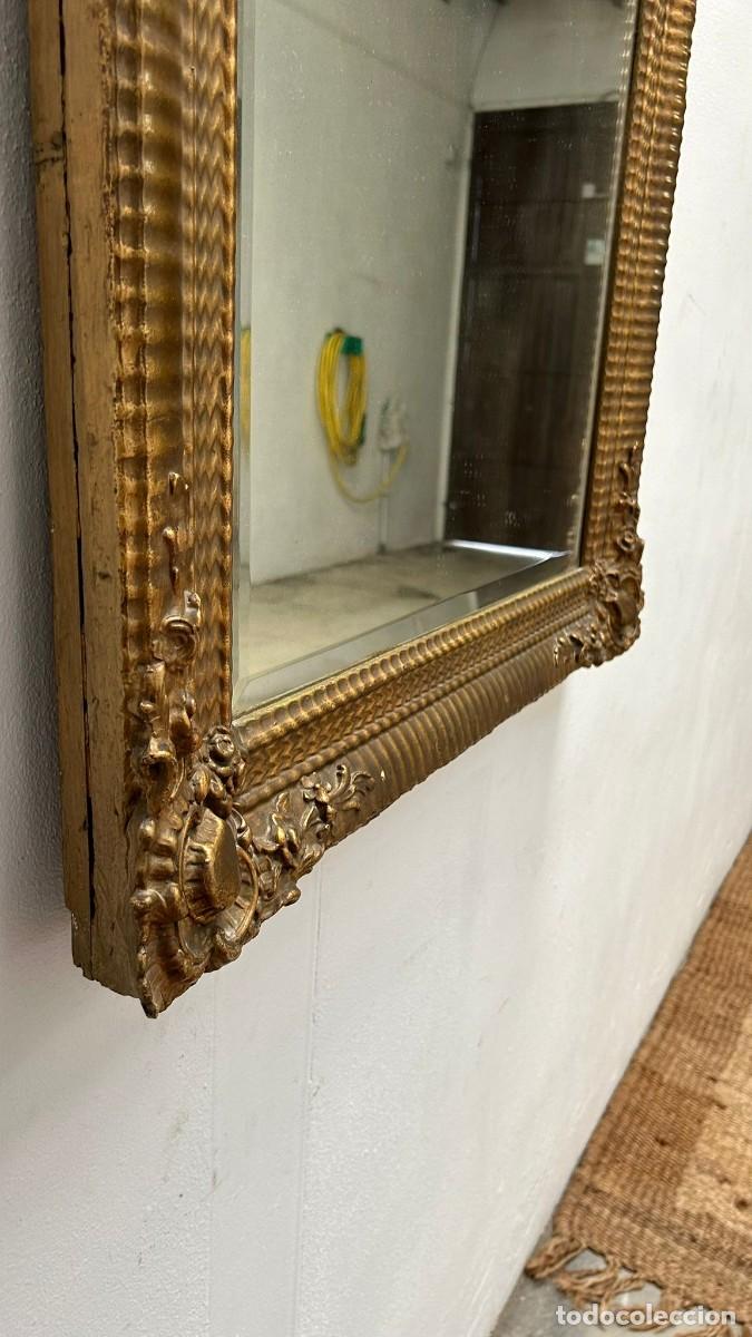 Antig&uuml;edades: Espejo Isabelino con penacho y cristal biselado. - Foto 3