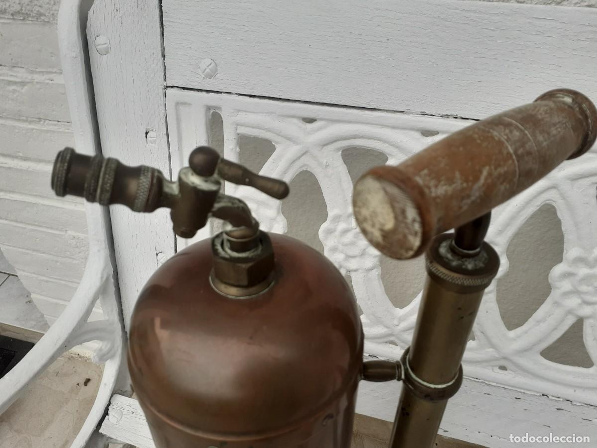 Antig&uuml;edades: Pulverizador en cobre - Foto 4