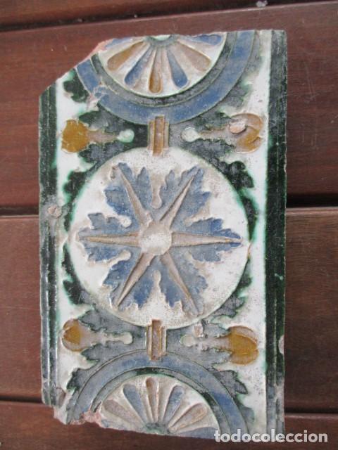 Antig&uuml;edades: Azulejo de Toledo siglo XVI - Foto 1