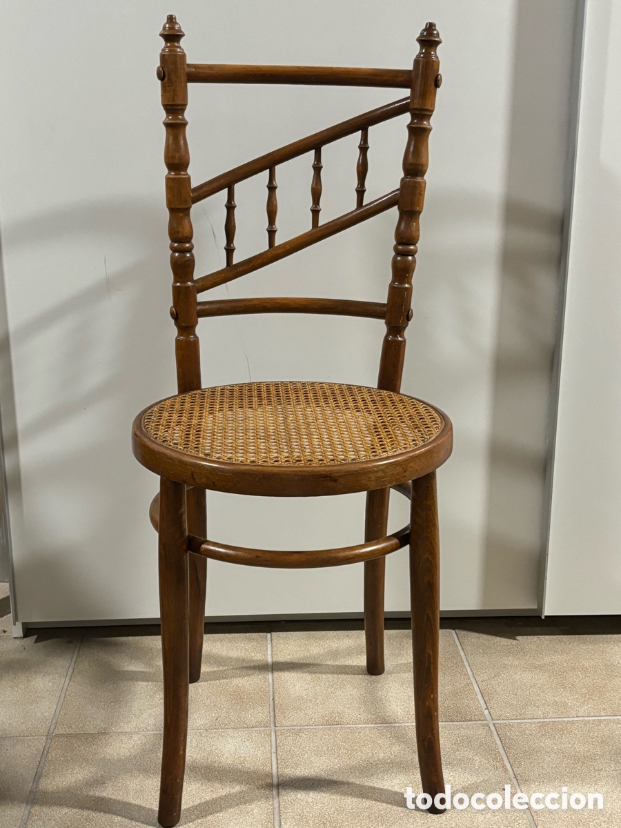 Antig&uuml;edades: Silla TONET con rejilla - Foto 1