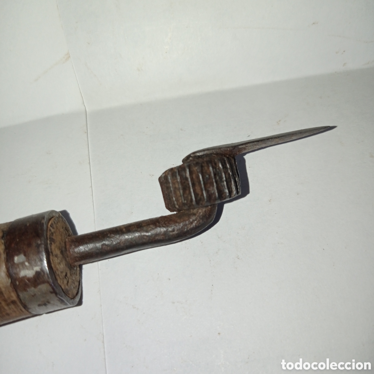 Antig&uuml;edades: ABRELATAS MUY PRIMITIVO Y SIMPLE - Foto 2