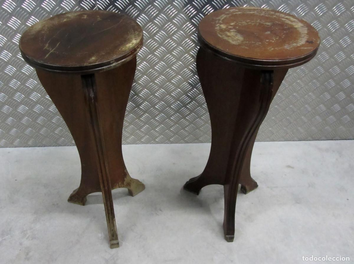 Antig&uuml;edades: CONJUNTO DE 2 BONITAS PEANAS DE MADERA PARA JARRONES - MACETAS. - Foto 1