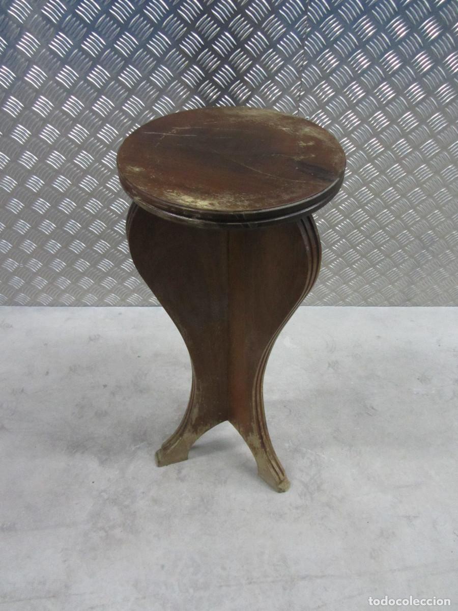 Antig&uuml;edades: CONJUNTO DE 2 BONITAS PEANAS DE MADERA PARA JARRONES - MACETAS. - Foto 5