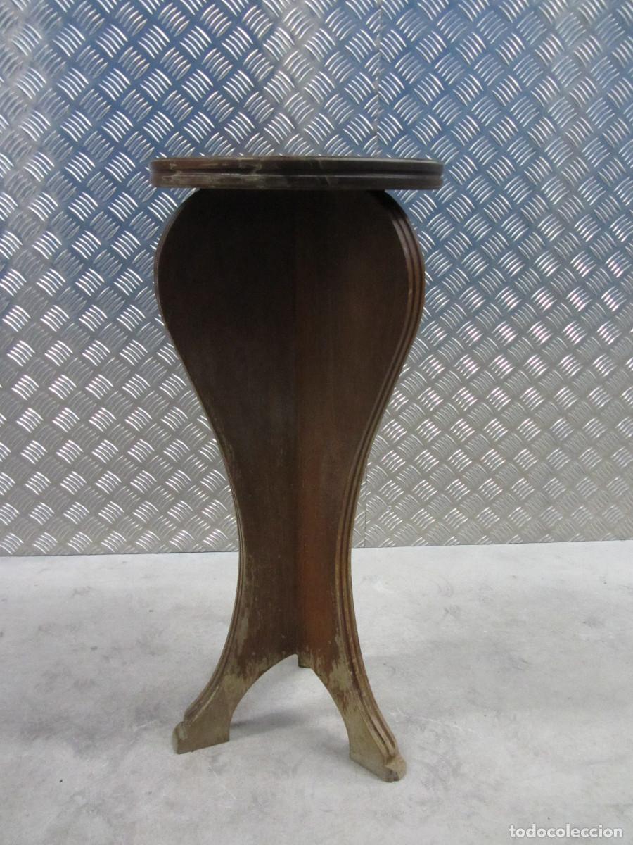 Antig&uuml;edades: CONJUNTO DE 2 BONITAS PEANAS DE MADERA PARA JARRONES - MACETAS. - Foto 6