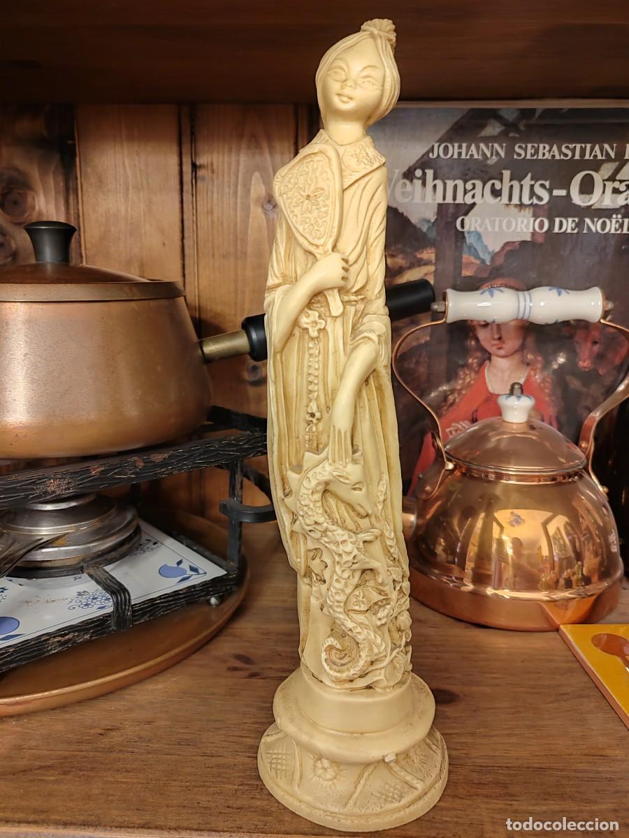 Antig&uuml;edades: Escultura mujer asi&aacute;tica - Foto 2