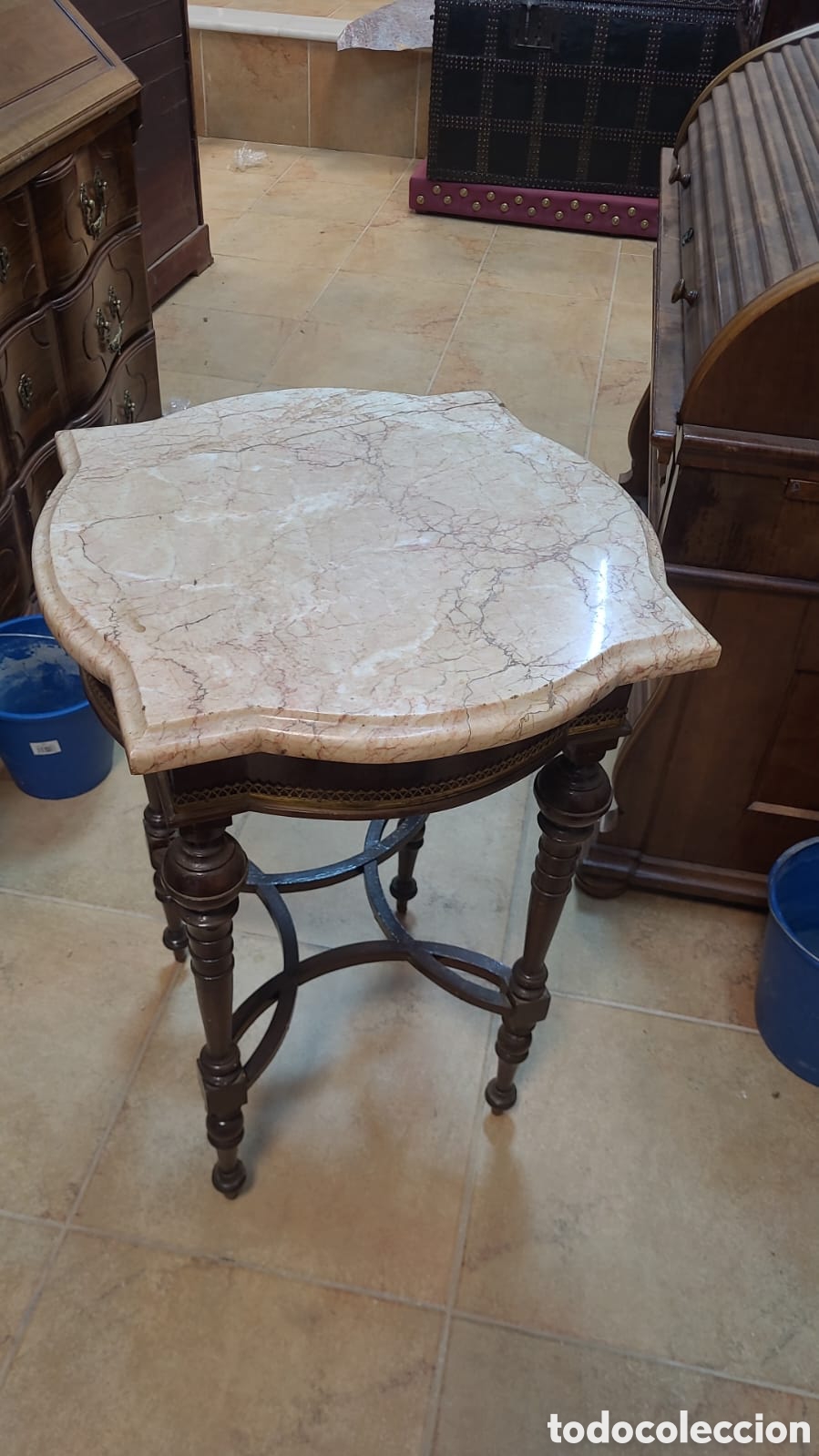 Antig&uuml;edades: Mesa velador de caoba - Foto 3