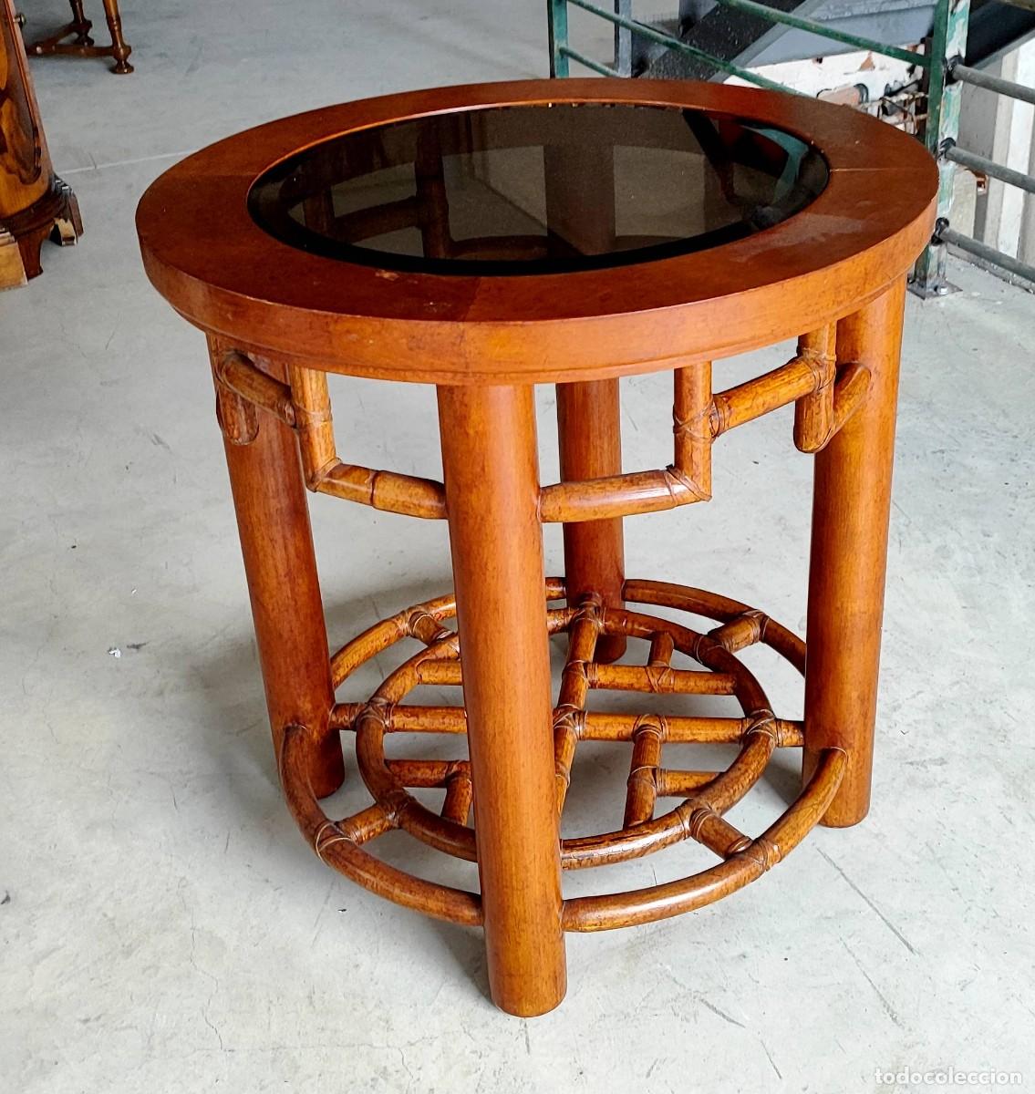 Antig&uuml;edades: Mesa auxiliar redonda de madera y bambu SXX - Foto 2
