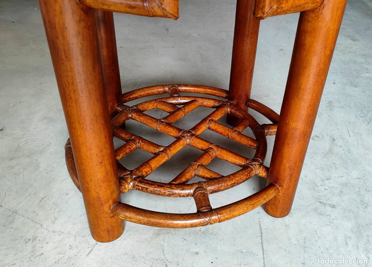 Antig&uuml;edades: Mesa auxiliar redonda de madera y bambu SXX - Foto 4