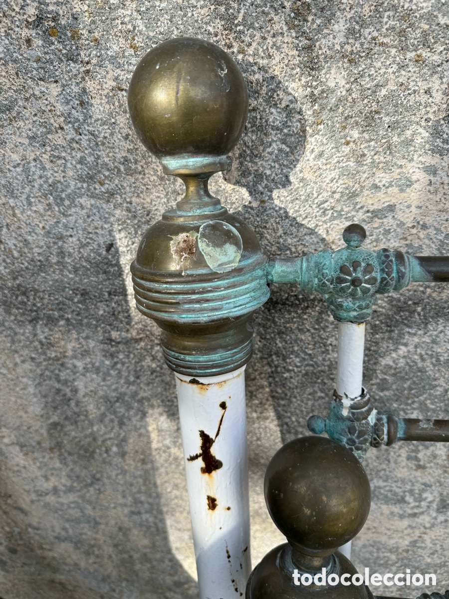 Antig&uuml;edades: Cama en hierro y lat&oacute;n - Foto 4