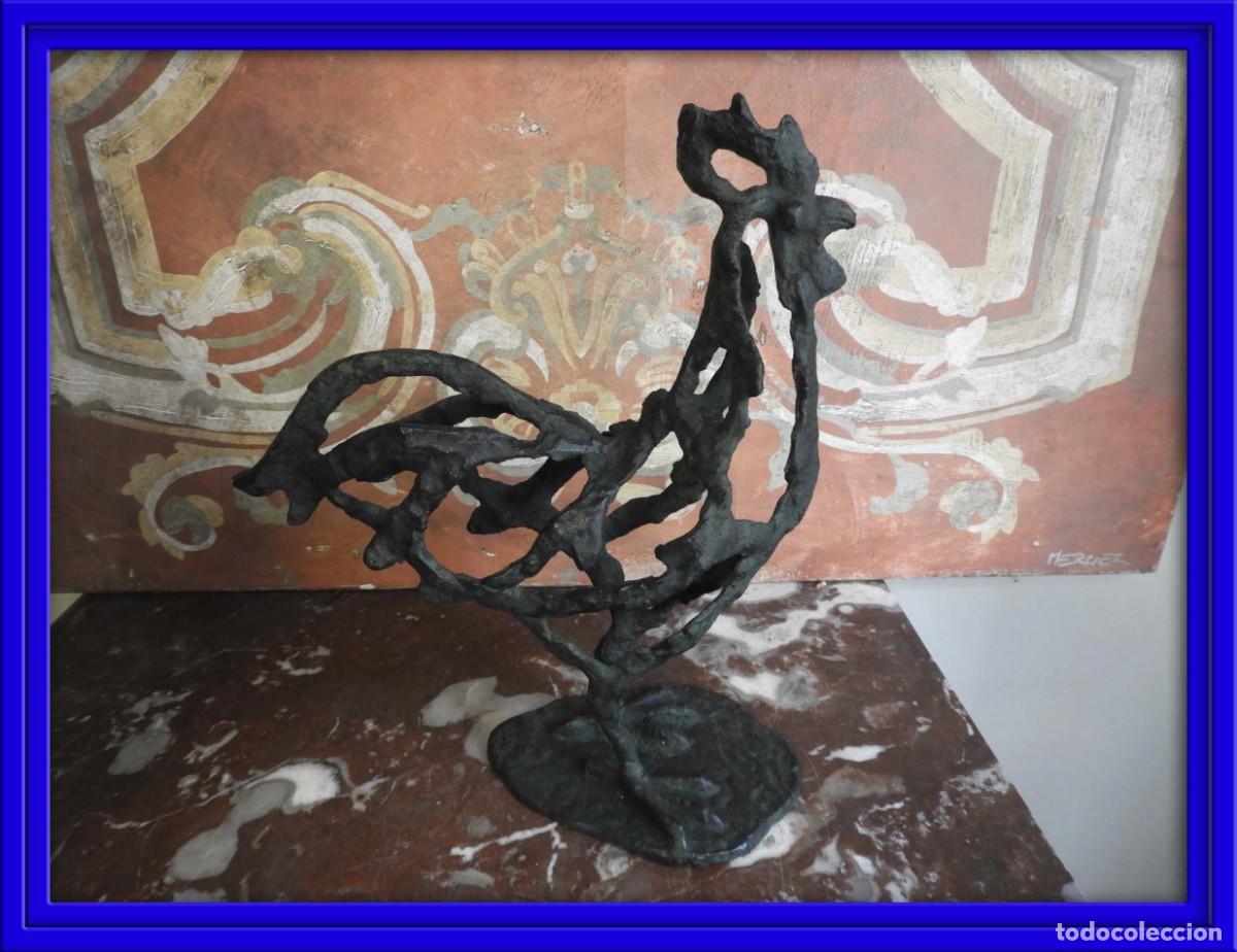 Antig&uuml;edades: FIGURA DE UNA GALLINA DE BRONCE CALADO MUY DECORATIVA
