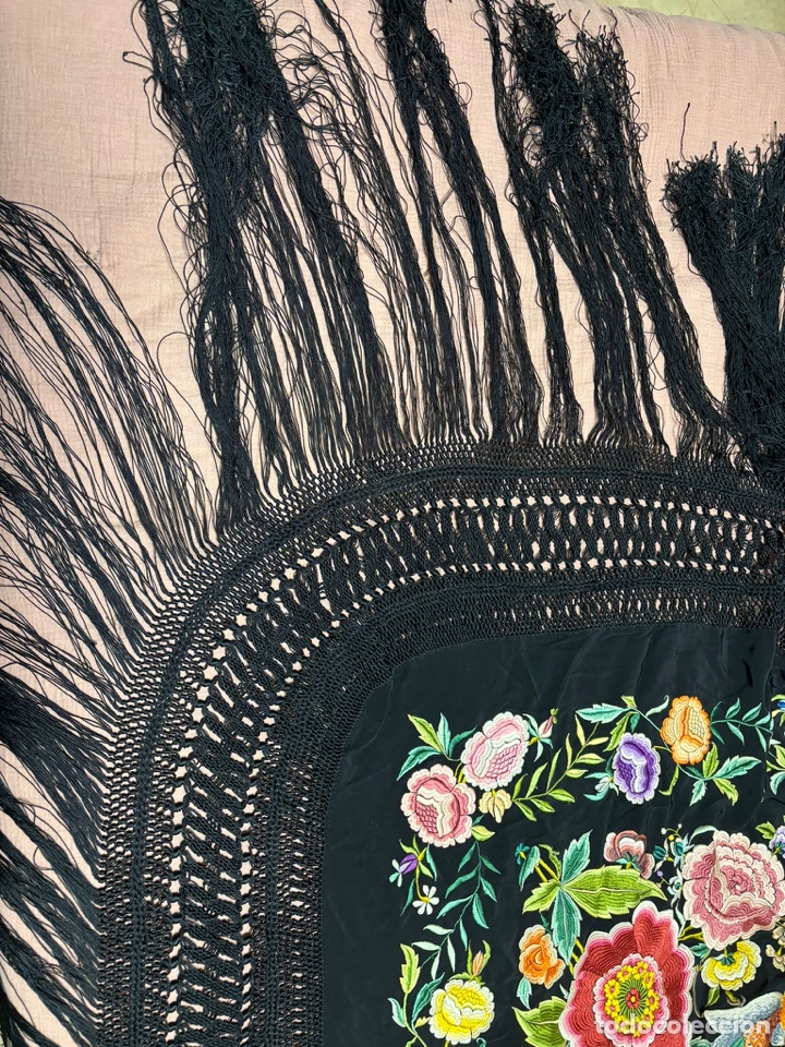 Antig&uuml;edades: Mant&oacute;n Manila negro flores - Foto 3