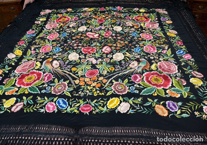 Antig&uuml;edades: Mant&oacute;n Manila negro flores - Foto 1