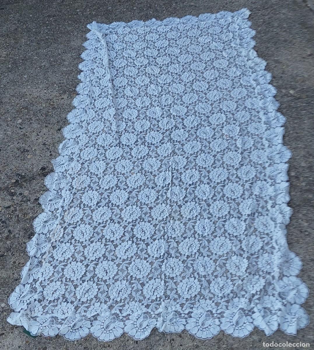 Antig&uuml;edades: Mantilla blanca de encaje - Foto 1