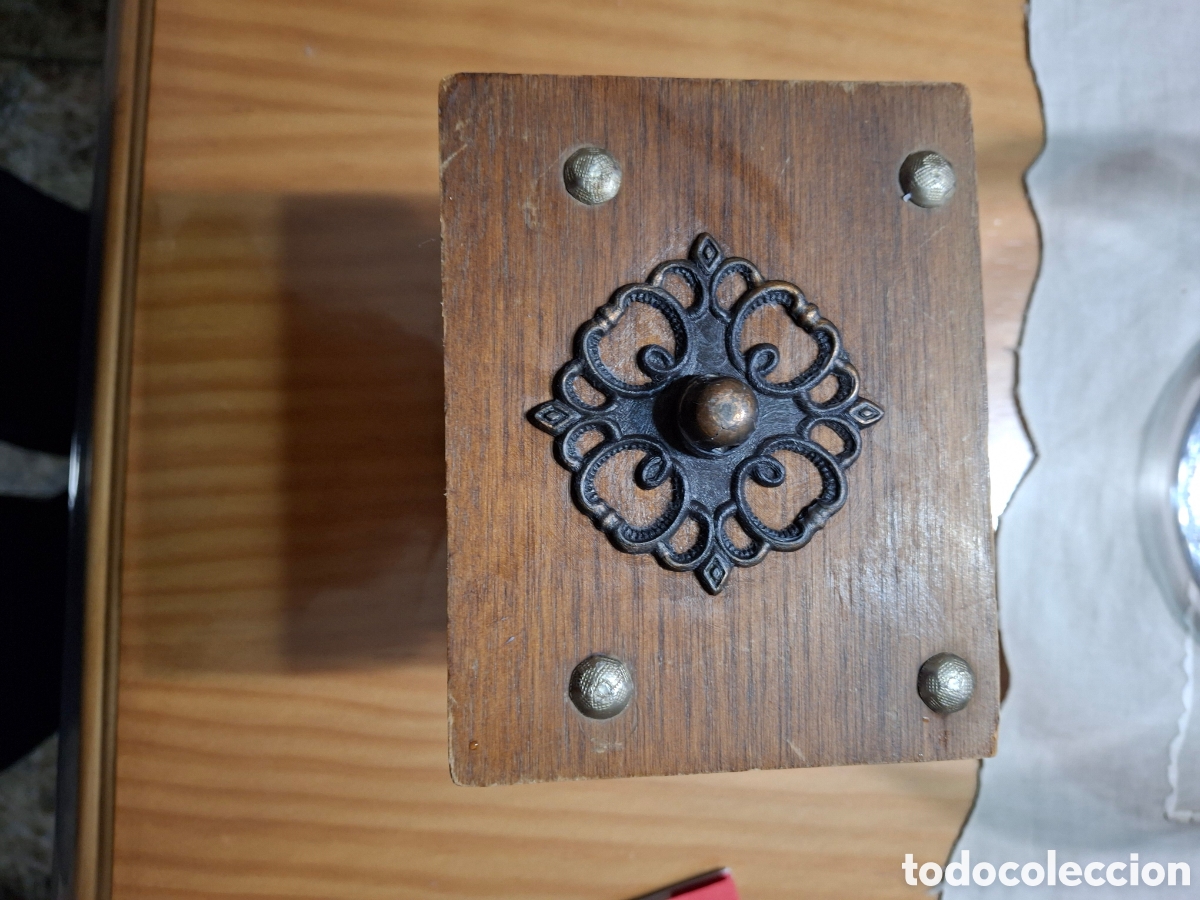 Antig&uuml;edades: 6 Posavasos de madera - Foto 2