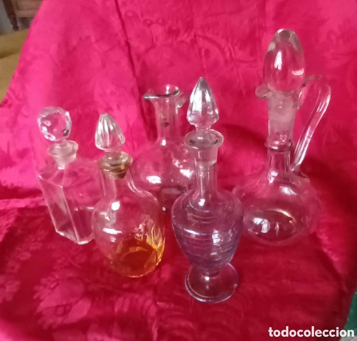 Antig&uuml;edades: 5 botellas de licor antiguas - Foto 1