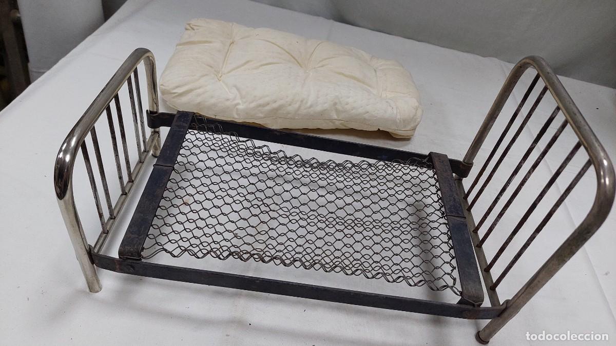 Antig&uuml;edades: Antigua cama de muelles de mu&ntilde;ecas - Foto 5