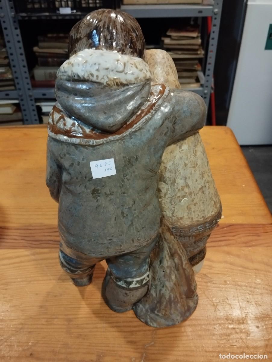 Antig&uuml;edades: FIGURA DE GRES LLADR&Oacute;. SELLADA. NI&Ntilde;OS ESQUIMALES. - Foto 6