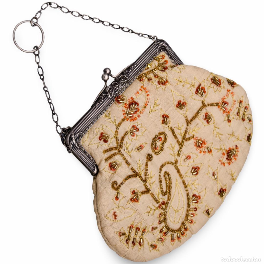 Antig&uuml;edades: Bolso antiguo con base de plata .800 - Foto 1