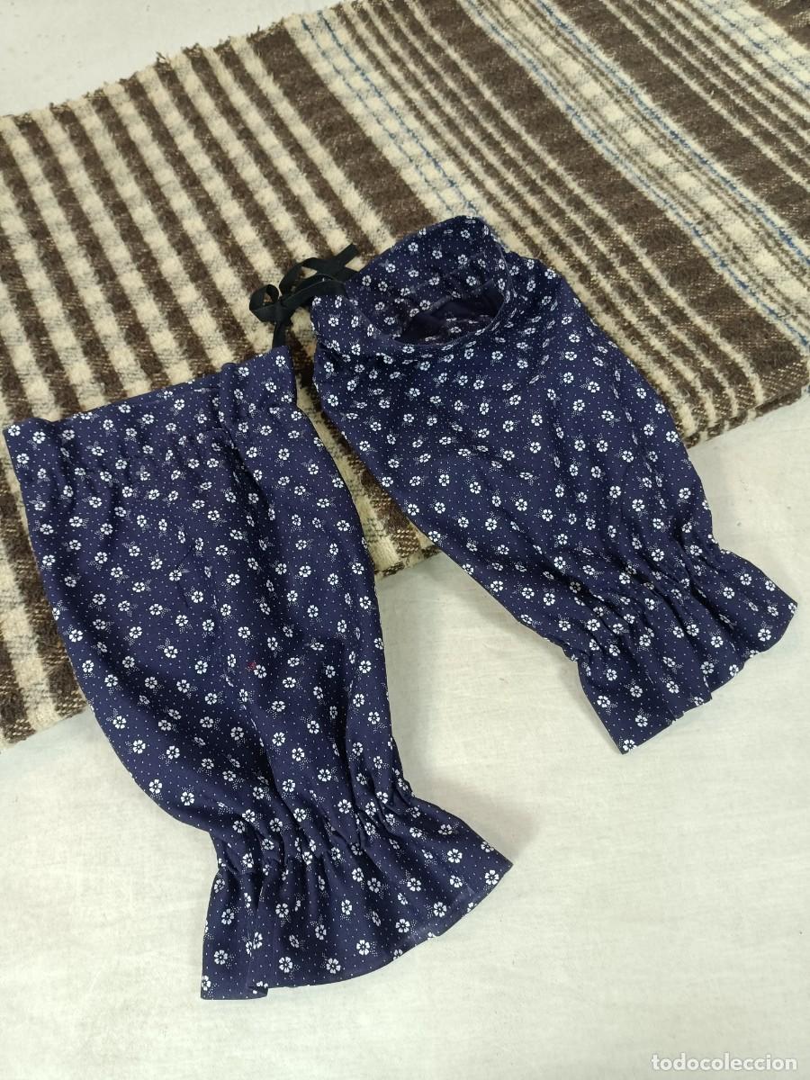 Antig&uuml;edades: Manguitos azules para traje popular - Foto 2
