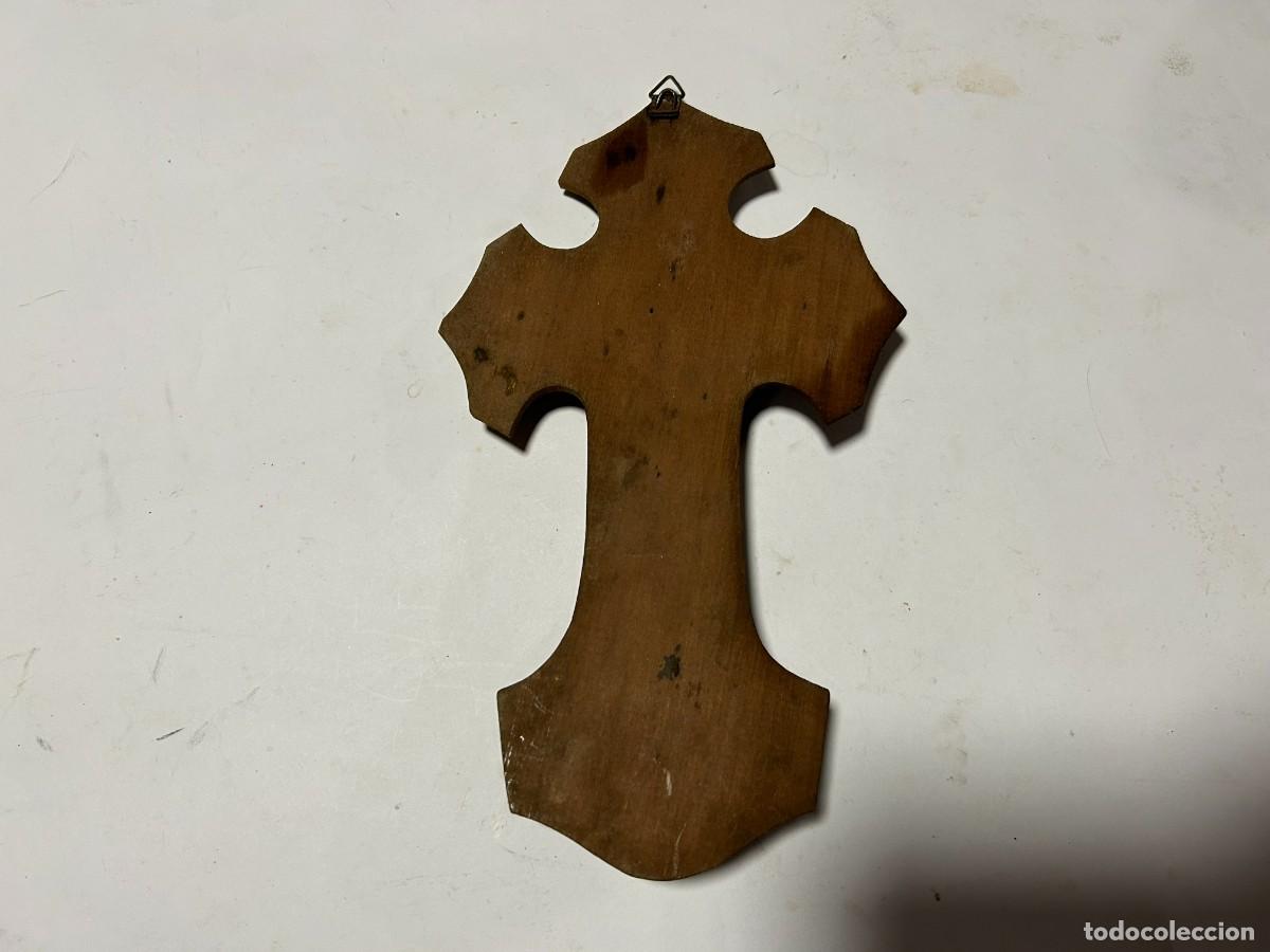 Antig&uuml;edades: benditera crucifijo antiguo - Foto 2