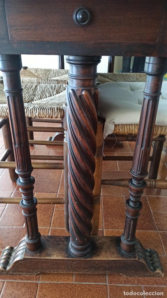 Antig&uuml;edades: Mesa Extensible Patas talladas - Foto 2
