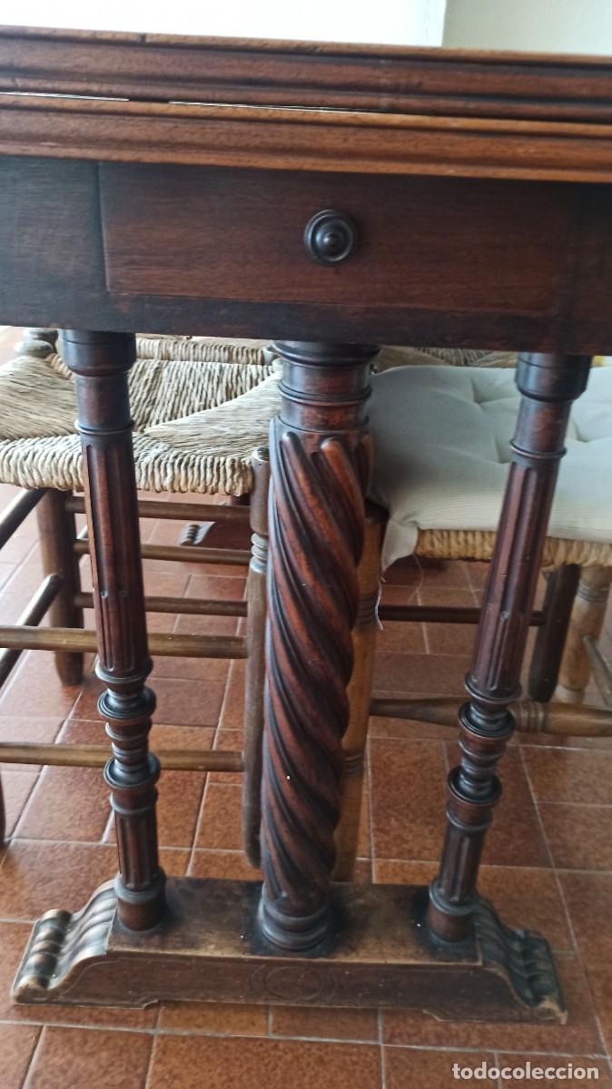 Antig&uuml;edades: Mesa Extensible Patas talladas - Foto 3