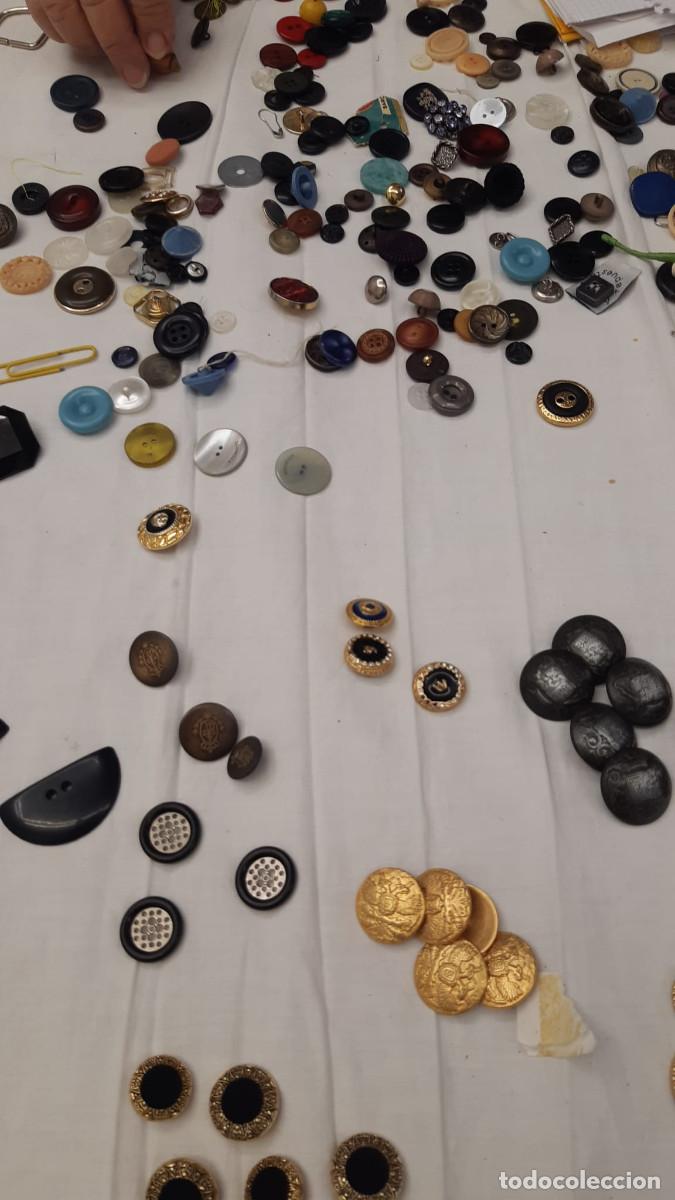 Antig&uuml;edades: Lote botones antiguos. Surtidos - Foto 4