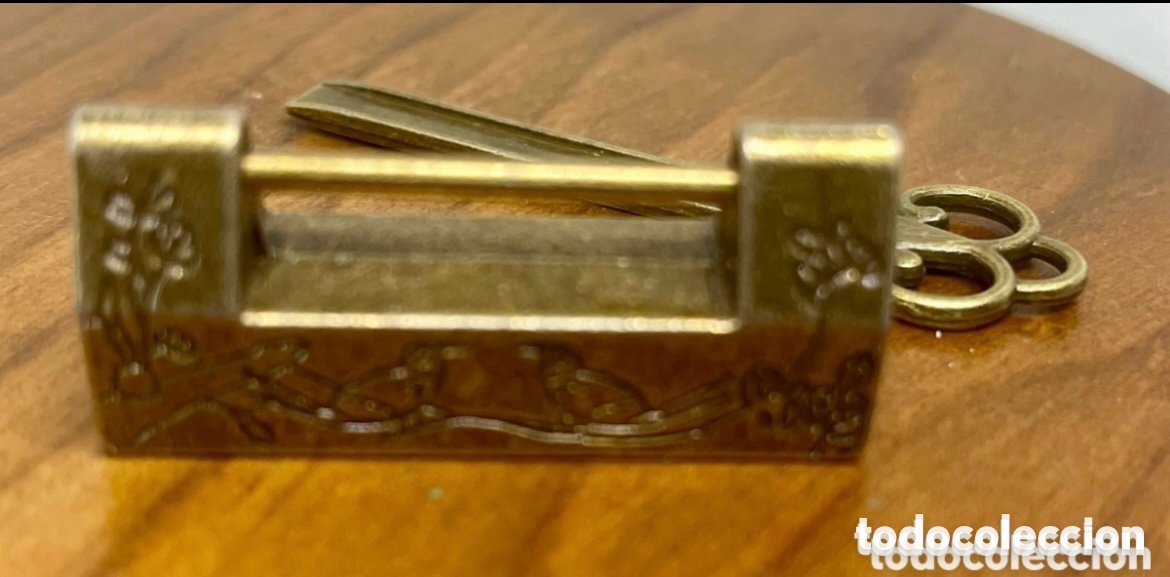 Antig&uuml;edades: Candado chino con llave - Foto 2