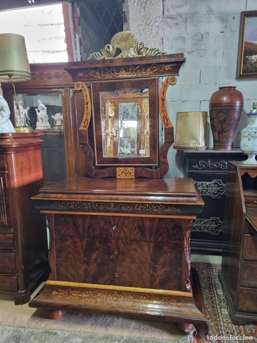 Antig&uuml;edades: C&oacute;moda de estil9 fernandino - Foto 1