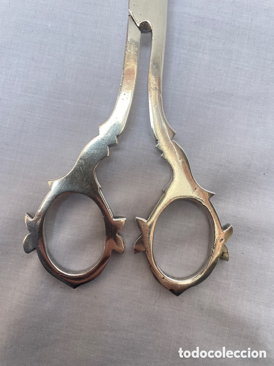 Antig&uuml;edades: Pinza de servir plateada Meneses de 27 cm - Foto 2