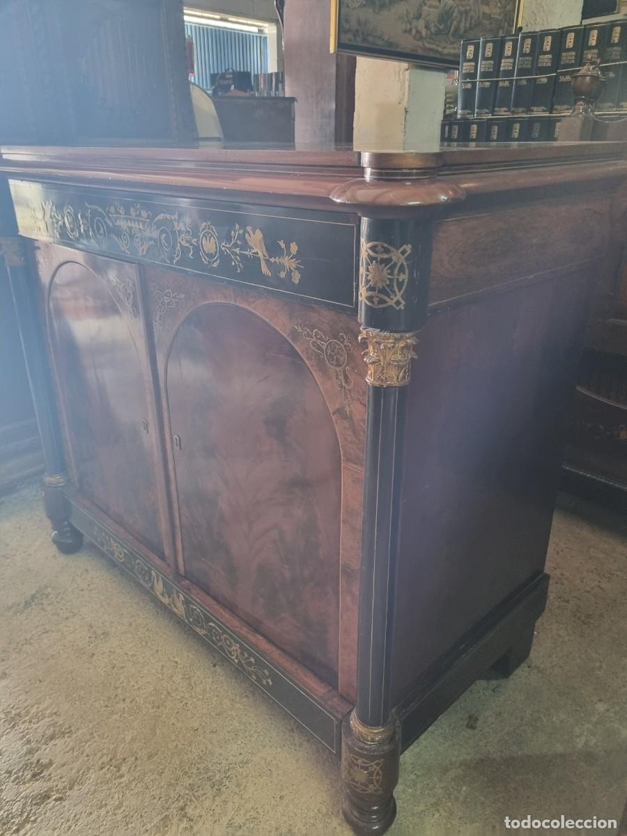 Antig&uuml;edades: C&oacute;moda de sacristia con puertas - Foto 3