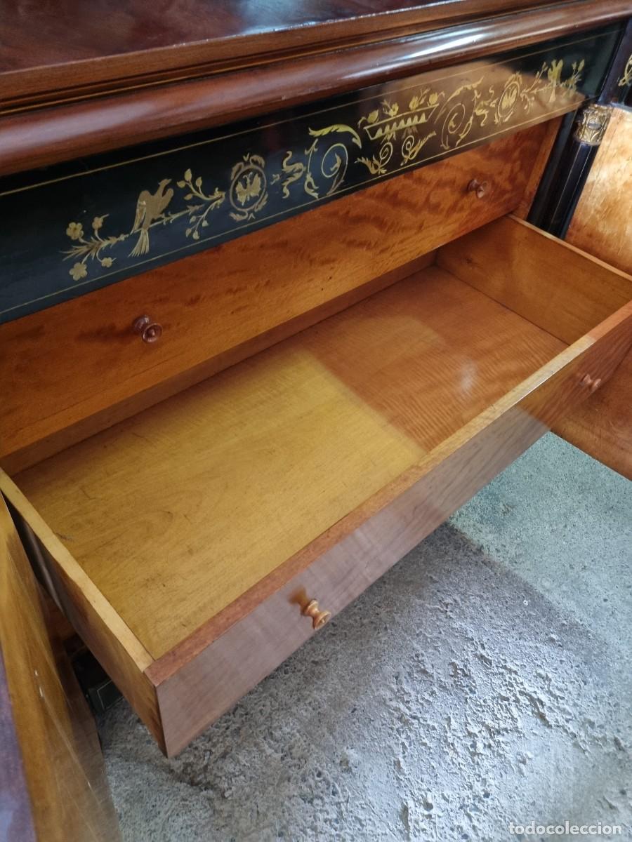 Antig&uuml;edades: C&oacute;moda de sacristia con puertas - Foto 5