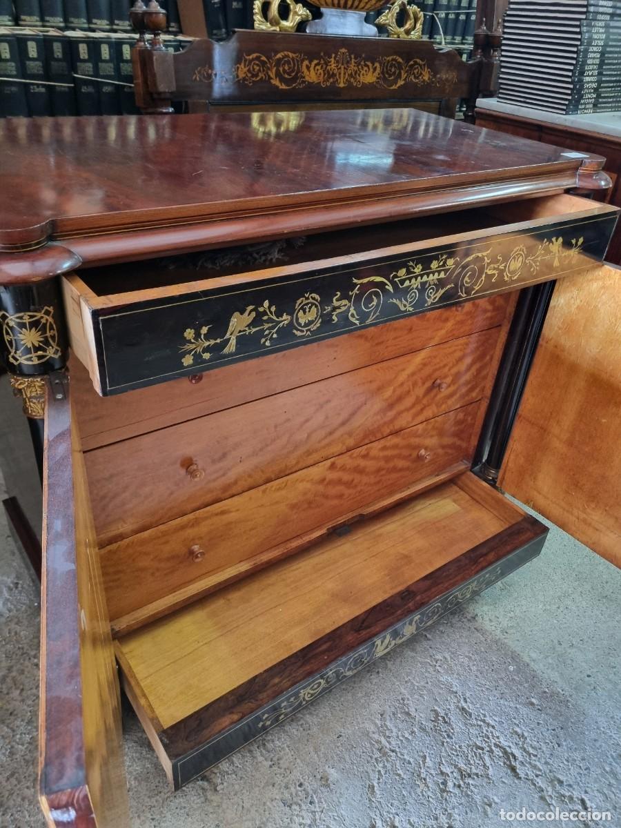Antig&uuml;edades: C&oacute;moda de sacristia con puertas - Foto 6